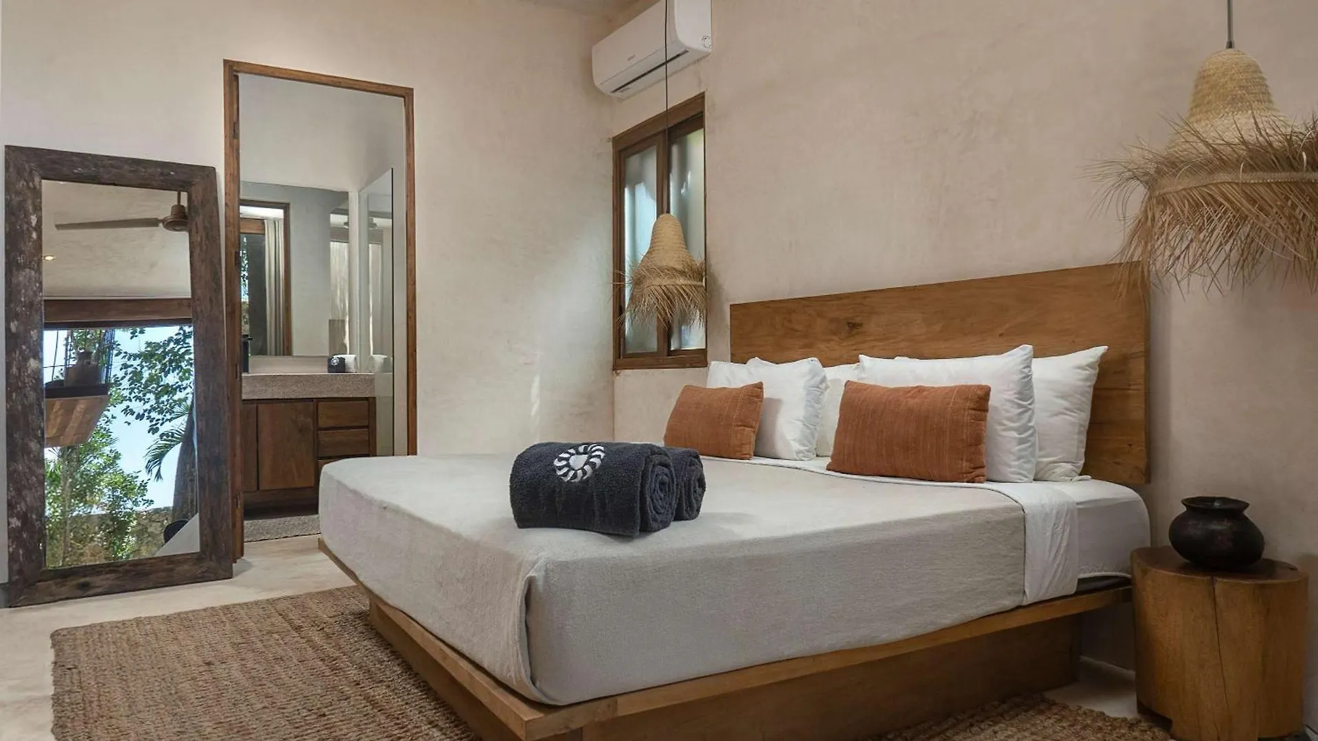 Boho Organic 3Br Villa, Gated Community, Rooftop Tulum